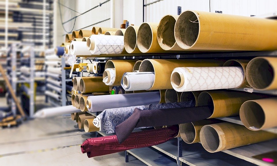 rolls-of-fabric-1767504_960_720.jpg